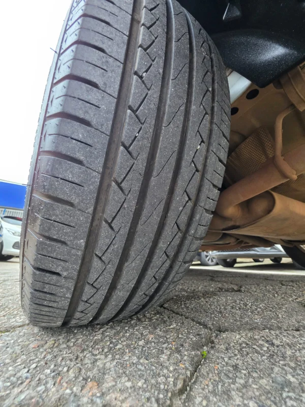 ONIX HATCH LT 1.0 12V Flex 5p Mecânico 2023 - Imagem 15