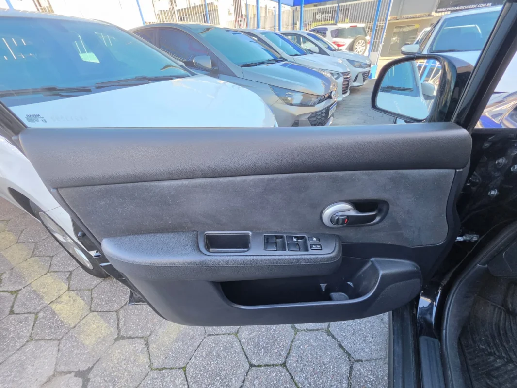TIIDA Sedan 1.8 16V Flex Fuel 4p 2012 - Imagem 5