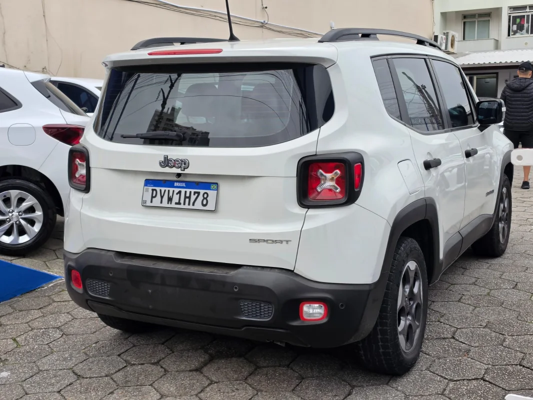 Renegade Sport 1.8 4x2 Flex 16V Mecânica 2017 - Imagem 8