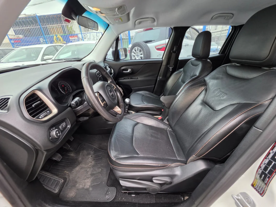 Renegade Sport 1.8 4x2 Flex 16V Mecânica 2017 - Imagem 14