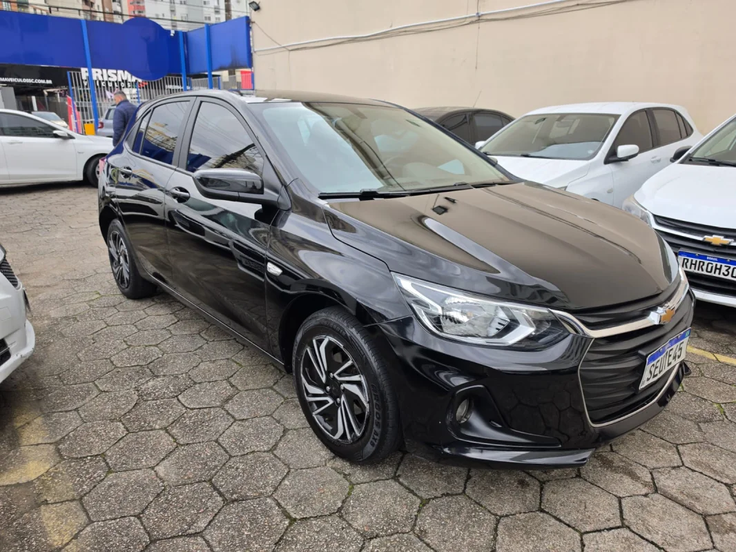 Onix Hatch LT2 1.0 Completo 2024