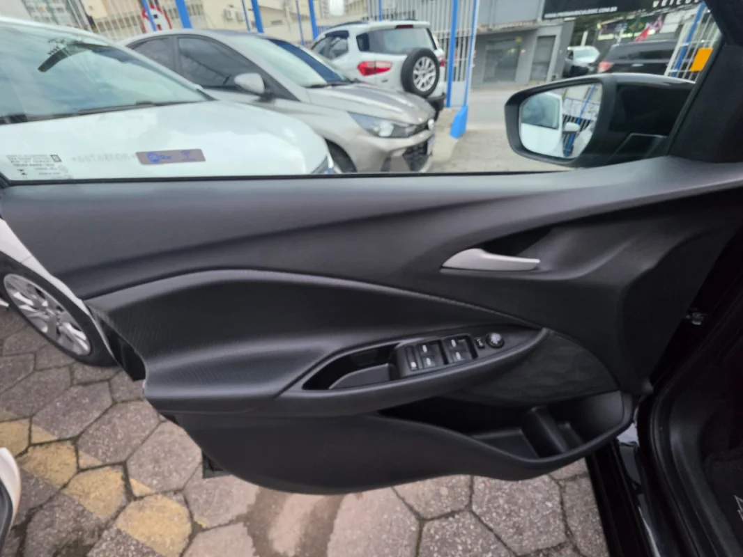 Onix Hatch LT2 1.0 Completo 2024 - Imagem 6