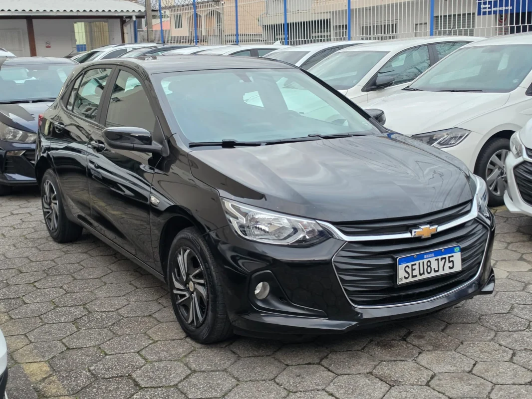Onix Hatch LT2 1.0 Completo 2024
