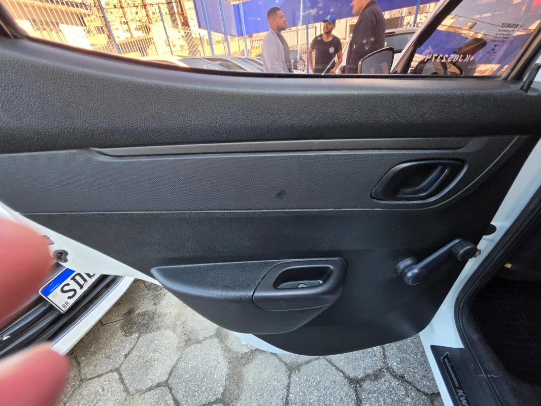 KWID Zen 1.0 Flex 12V 5p Mecânico 2019 - Imagem 12