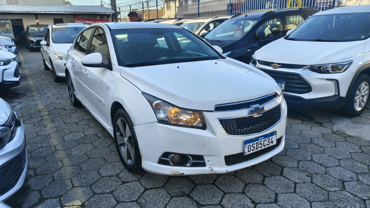 CRUZE HB SPORT LT 1.8 16V AUTOMÁTICO 2014