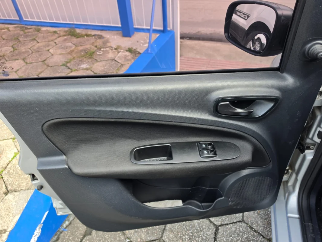 UNO ATTRACTIVE 1.0 Fire Flex 8V 5p 2021 - Imagem 9