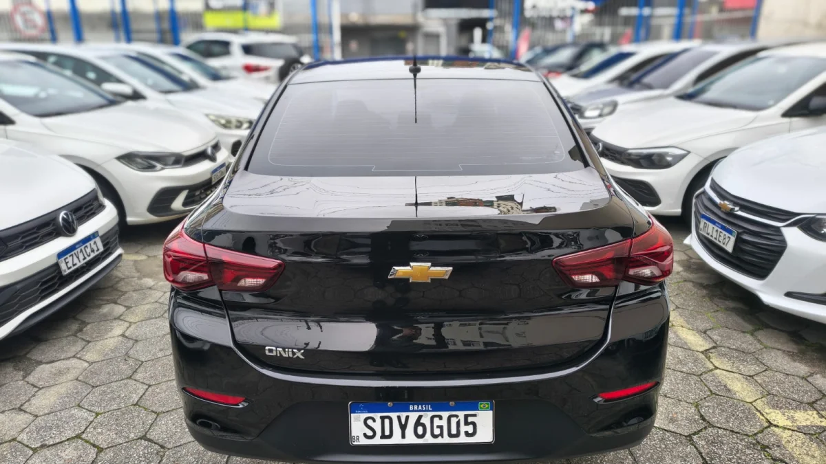 ONIX SEDAN Plus LT1 1.0 12V Flex 4p Mec   2023 - Imagem 7
