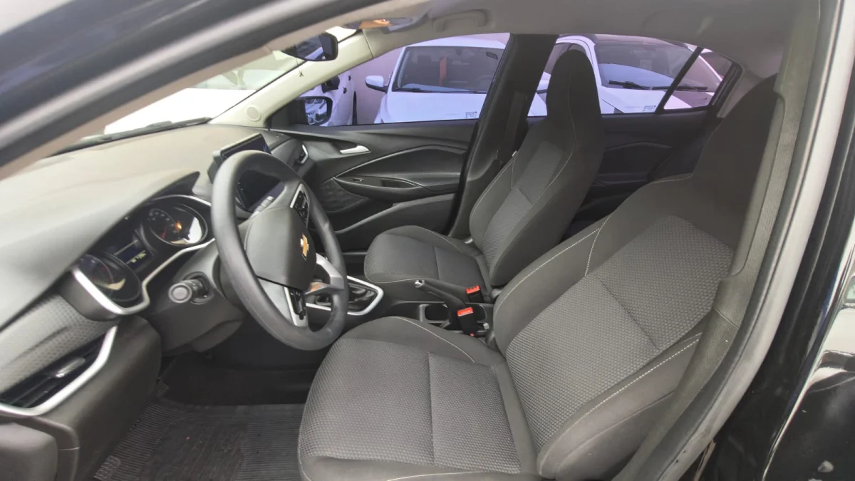 ONIX SEDAN Plus LT1 1.0 12V Flex 4p Mec   2023 - Imagem 8