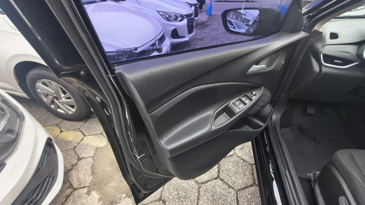 ONIX SEDAN Plus LT1 1.0 12V Flex 4p Mec   2023 - Imagem 13