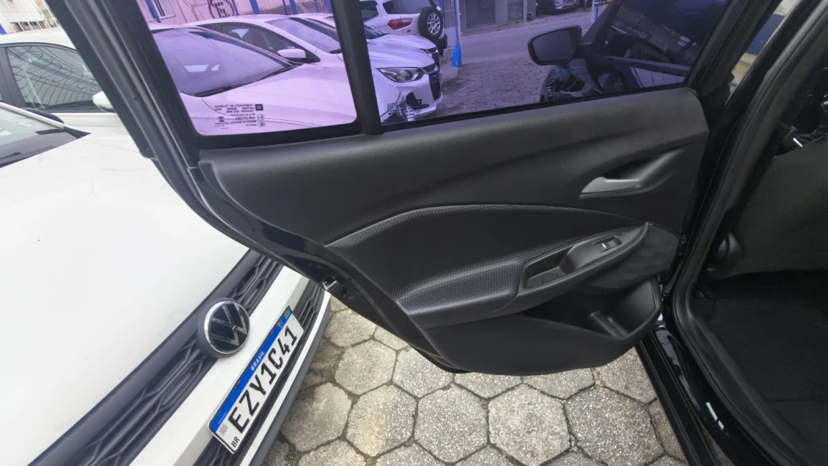 ONIX SEDAN Plus LT1 1.0 12V Flex 4p Mec   2023 - Imagem 14