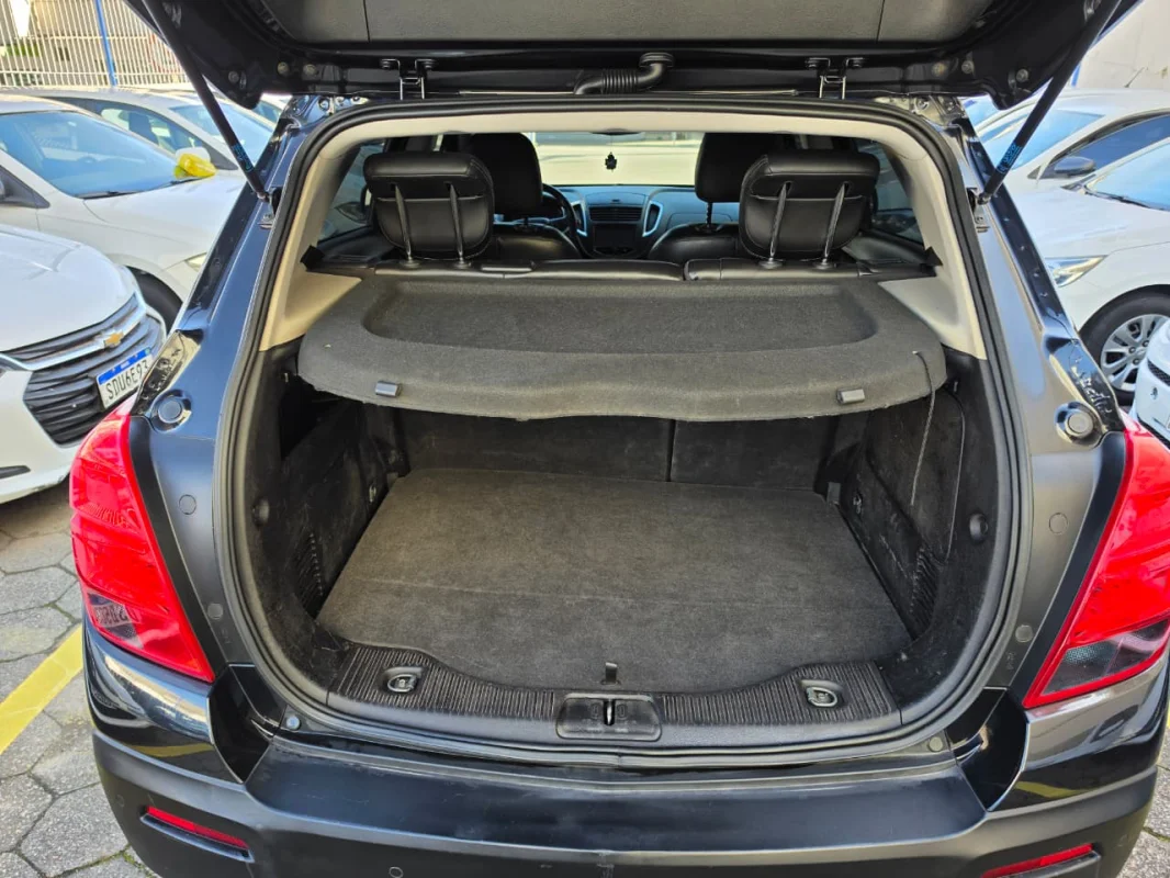 TRACKER LTZ 1.8 16V Flex 4x2 Automática 2014 - Imagem 11