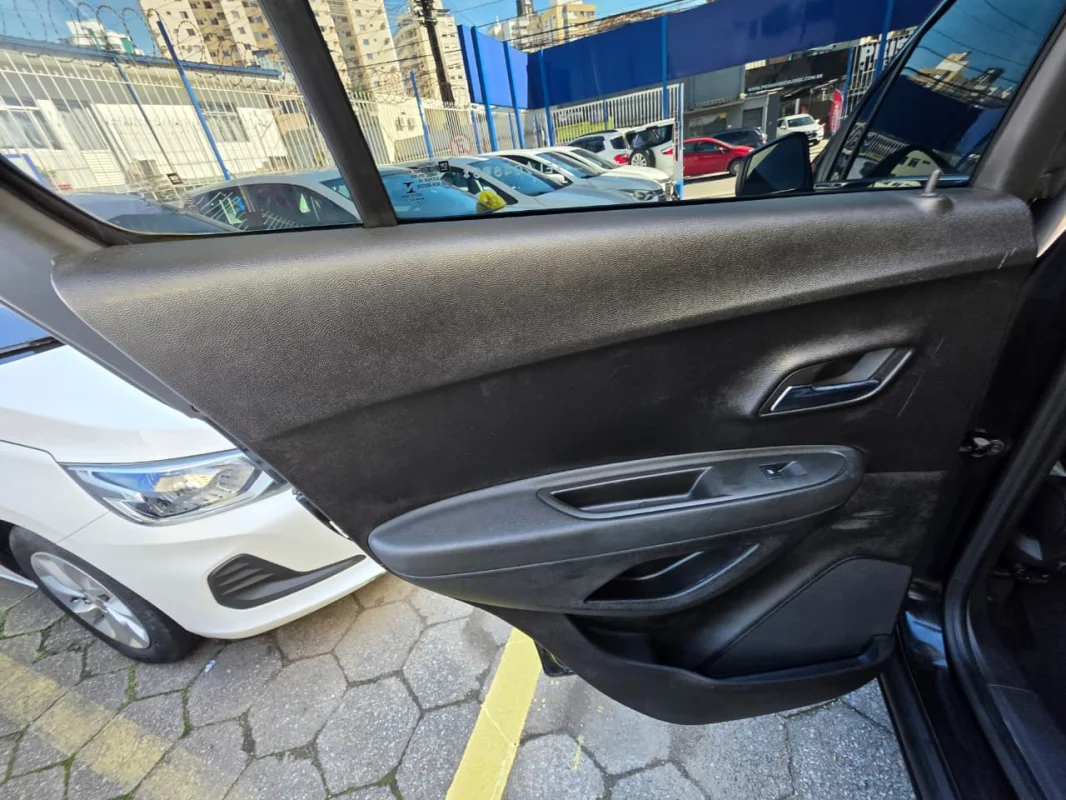 TRACKER LTZ 1.8 16V Flex 4x2 Automática 2014 - Imagem 15