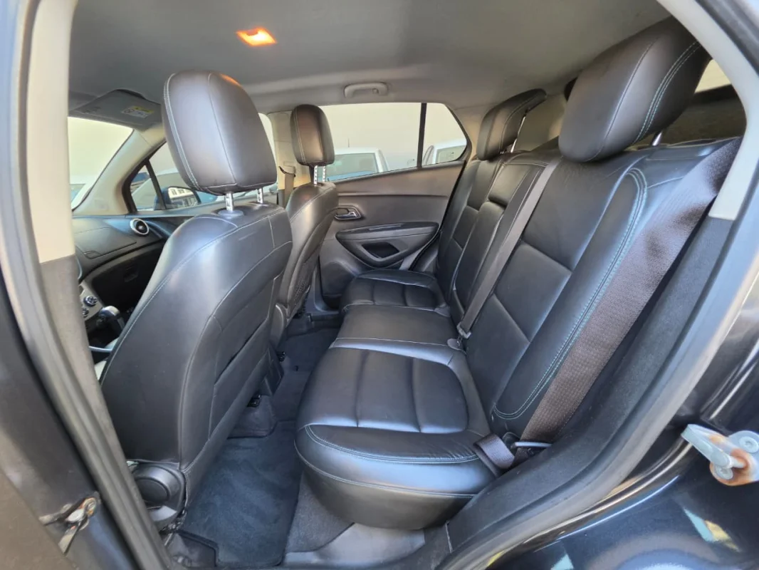 TRACKER LTZ 1.8 16V Flex 4x2 Automática 2014 - Imagem 8