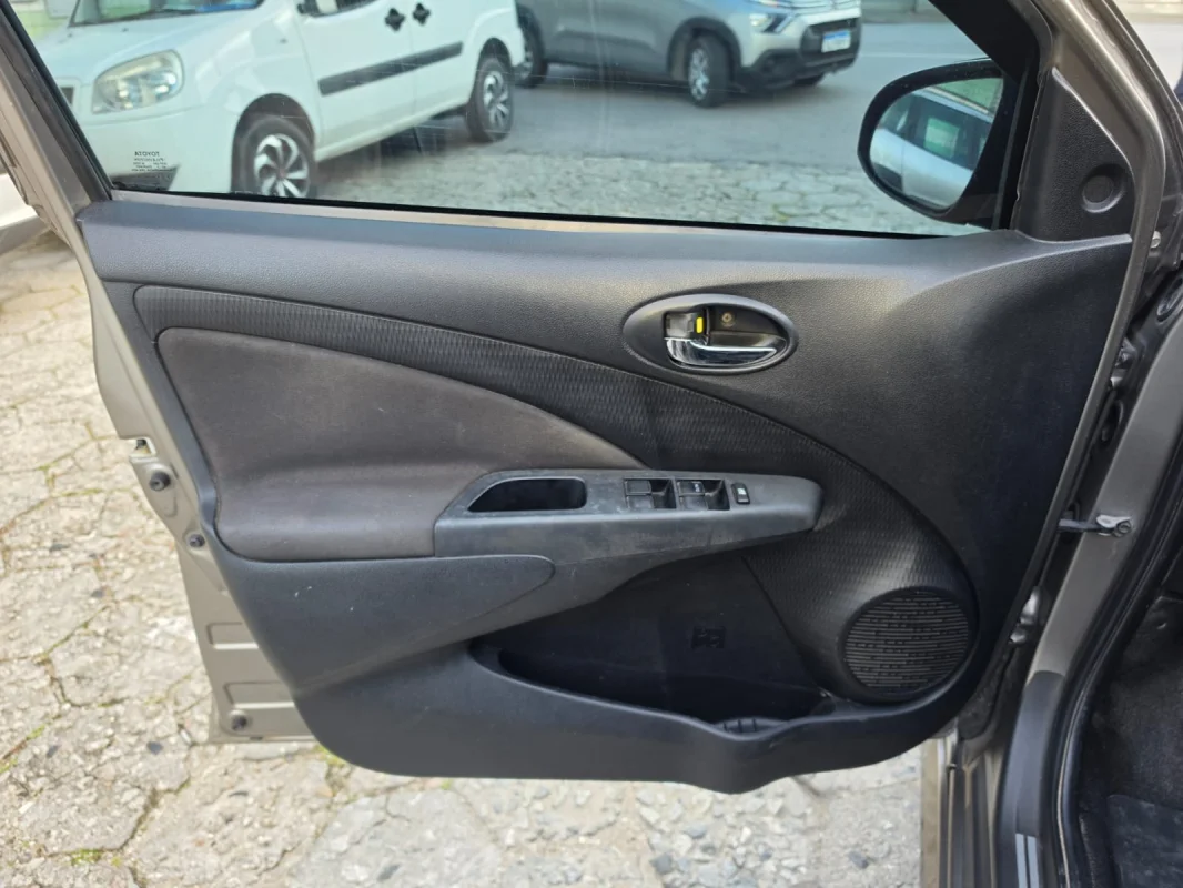 ETIOS XLS Sedan 1.5 Flex 16V 4p Automático 2018 GNV - Imagem 13
