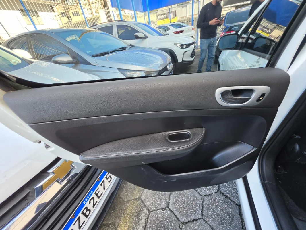 307 Premium 2.0 Aut. Completo com Teto 2012 - Imagem 12