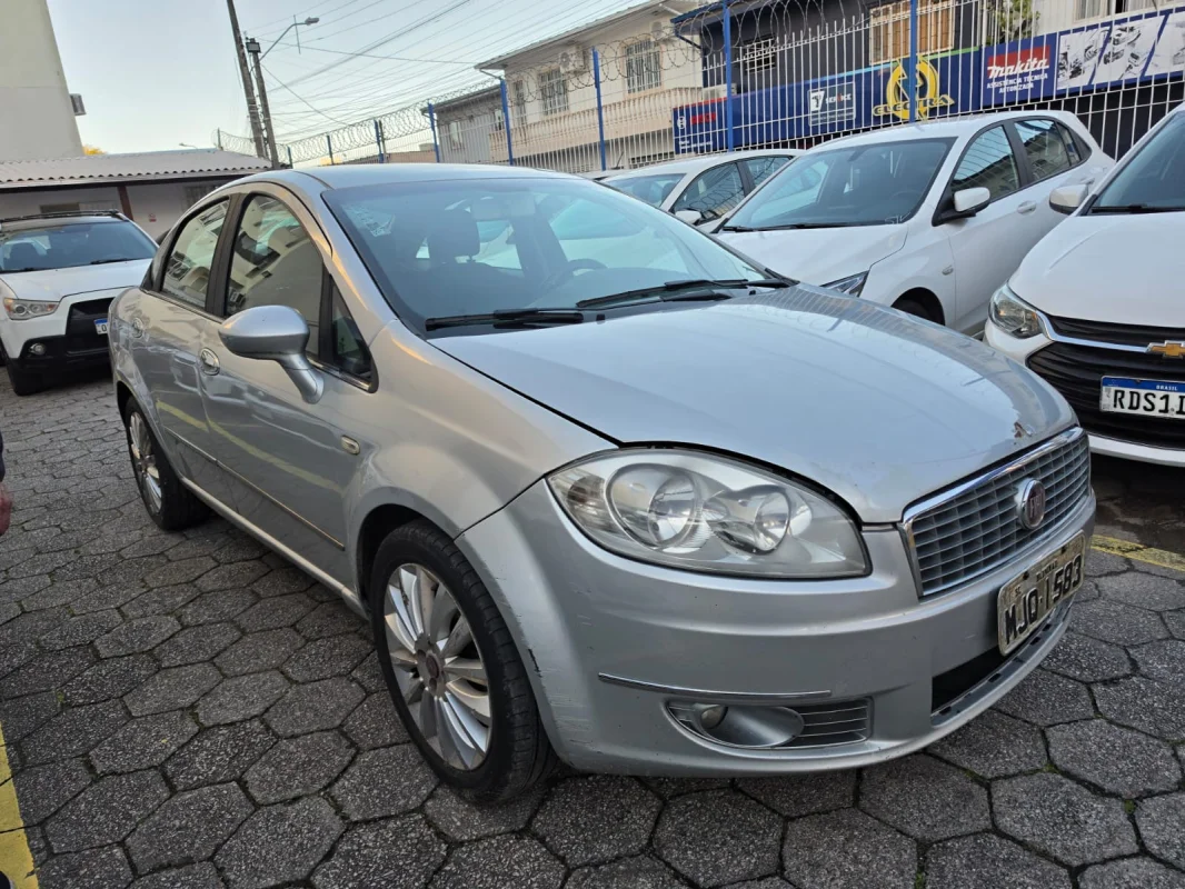 Linea Essence 1.8 Flex 2012