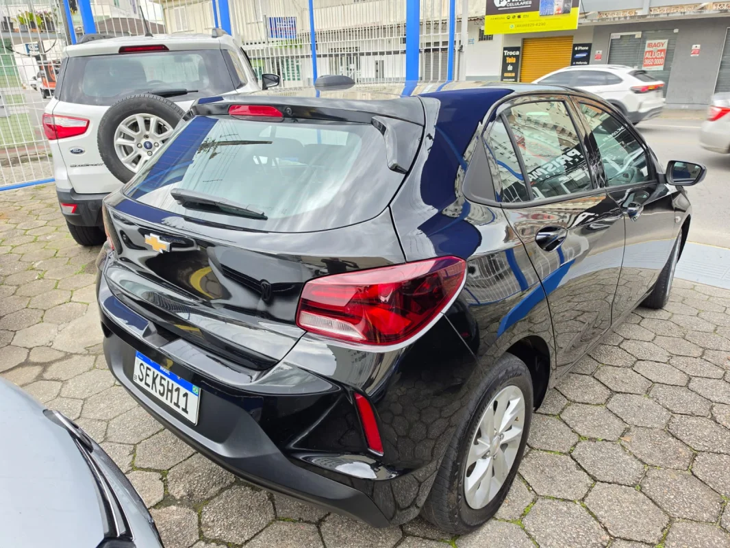 ONIX HATCH LT 1.0 12V Flex 5p Mecânico 2023 - Imagem 3
