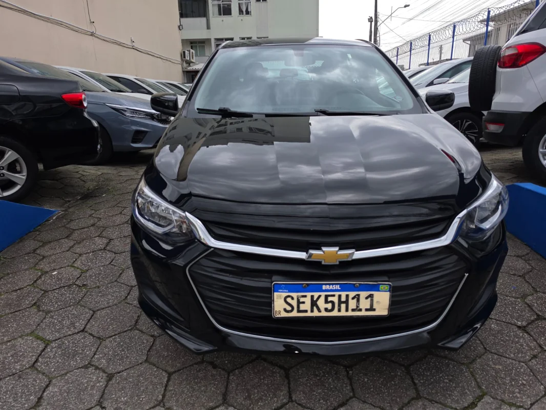 ONIX HATCH LT 1.0 12V Flex 5p Mecânico 2023 - Imagem 2