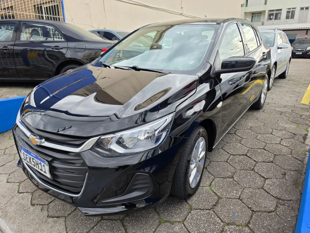 ONIX HATCH LT 1.0 12V Flex 5p Mecânico 2023 - Imagem 4