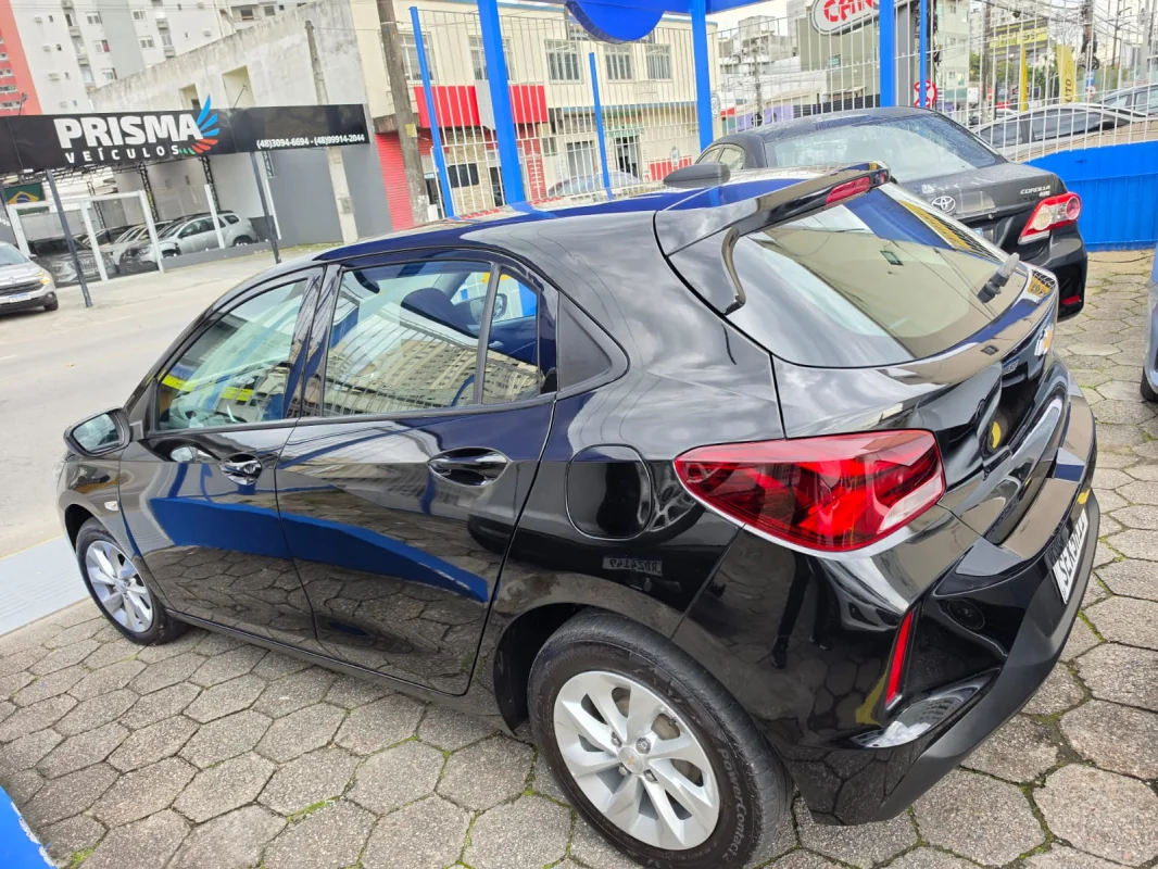 ONIX HATCH LT 1.0 12V Flex 5p Mecânico 2023 - Imagem 5