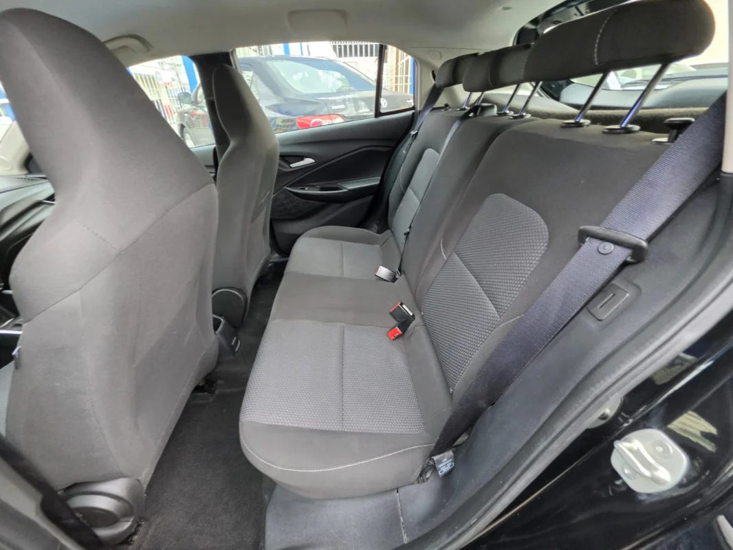 ONIX HATCH LT 1.0 12V Flex 5p Mecânico 2023 - Imagem 8