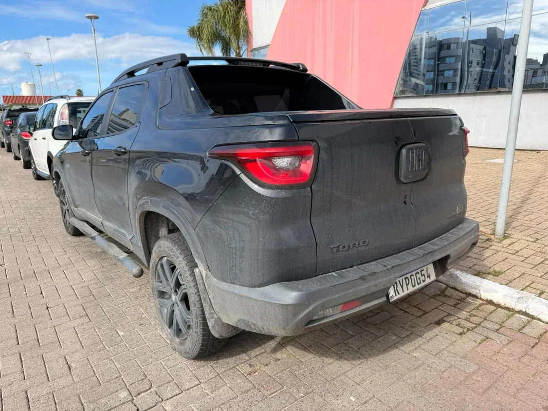 Toro Ultra 2.0 16V 4x4 TB Diesel Automática 2023 - Imagem 2