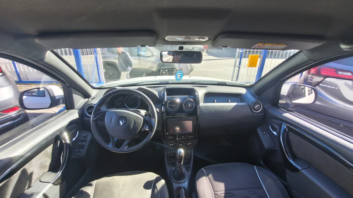 DUSTER OROCH Dyna. 1.6 Flex 16V Mec 2018 - Imagem 7