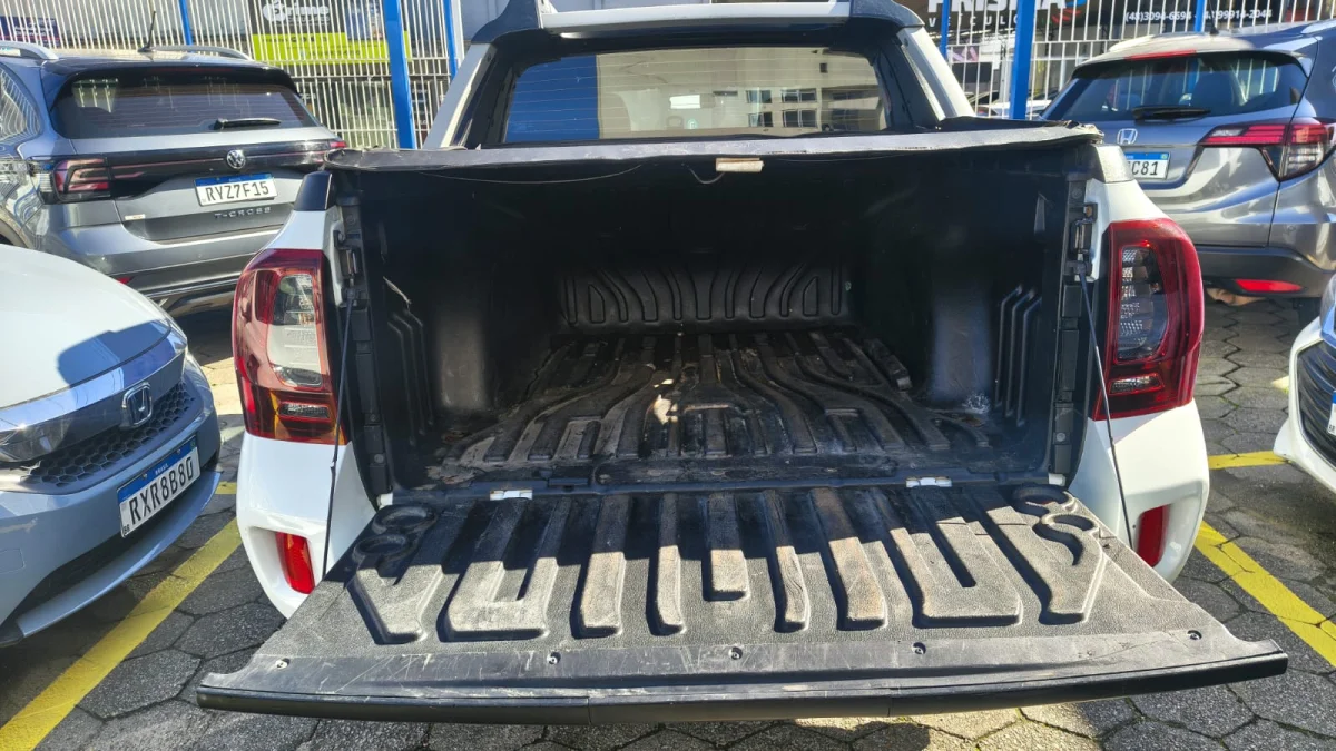 DUSTER OROCH Dyna. 1.6 Flex 16V Mec 2018 - Imagem 11