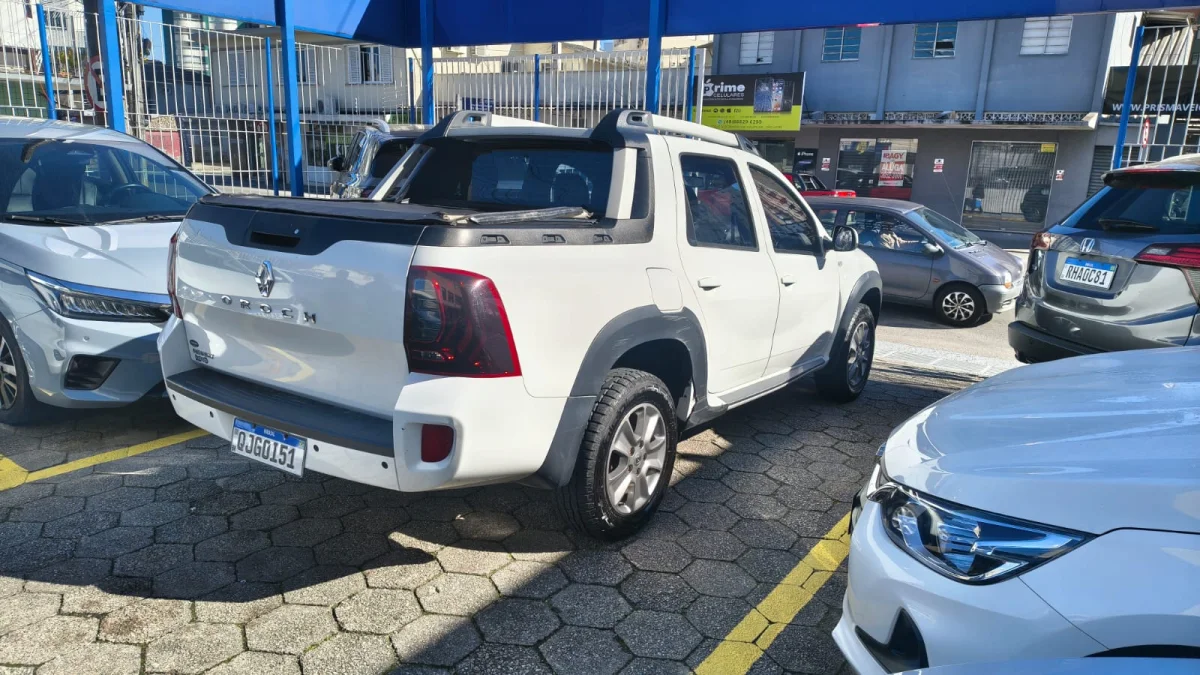 DUSTER OROCH Dyna. 1.6 Flex 16V Mec 2018 - Imagem 3