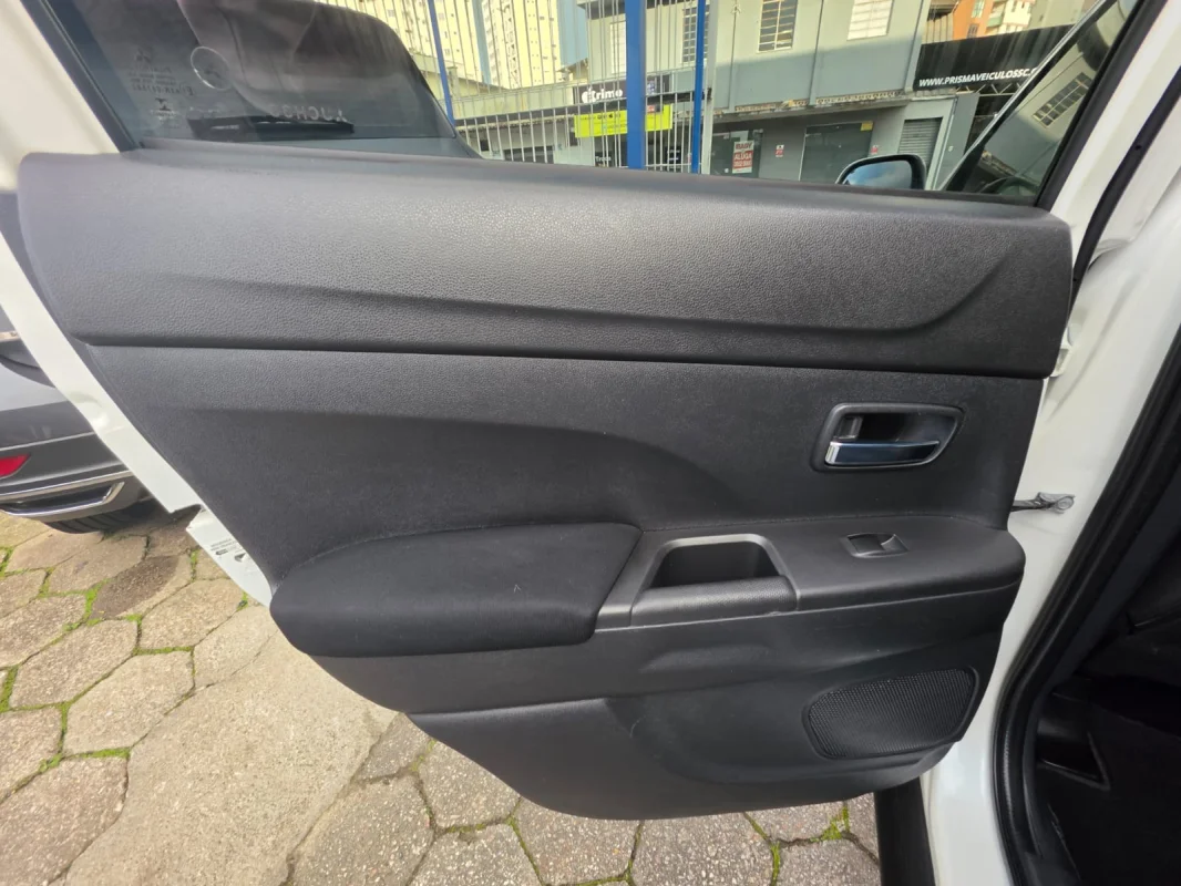 ASX 2.0 16V 4x2 Flex Automática 2018 - Imagem 15