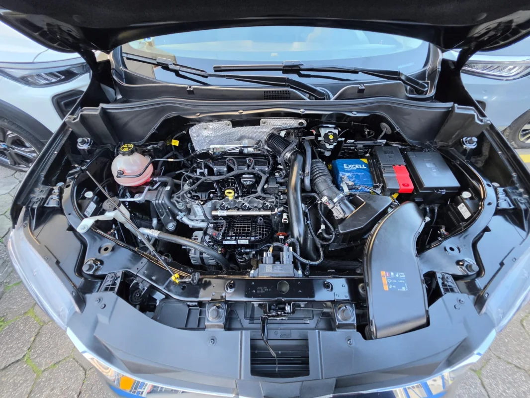 TRACKER Premier 1.2 Turbo Automática 2022 com TETO - Imagem 16