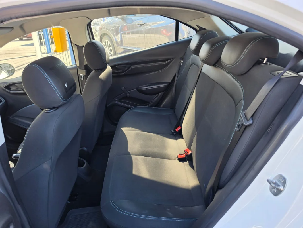 JOY Hatch 1.0 8V Black Edition Flex Mec. 2021 - Imagem 2