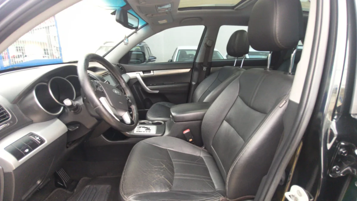 Sorento 2.4 16V 4x2 Aut. com teto solar duplo 7 lugares 2011 - Imagem 10
