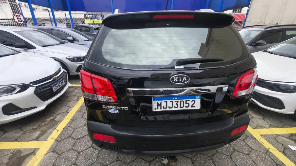 Sorento 2.4 16V 4x2 Aut. com teto solar duplo 7 lugares 2011 - Imagem 6