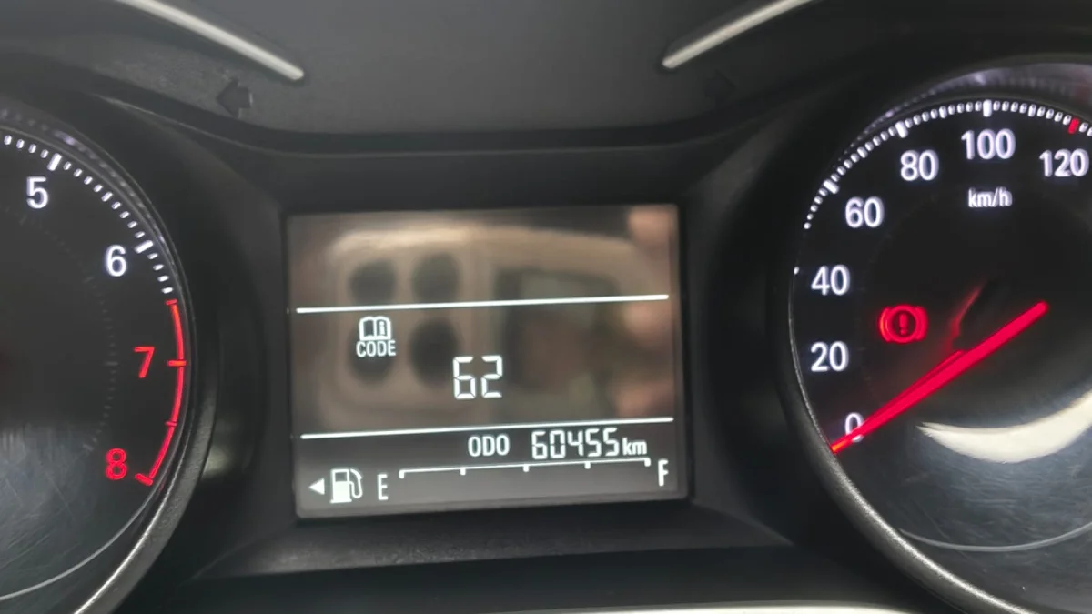 ONIX HATCH LT2 1.0 12V Flex 5p Mecânico 2023 - Imagem 12