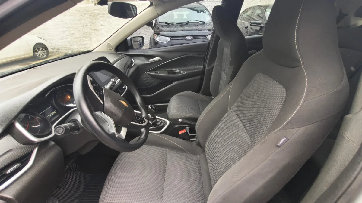 ONIX HATCH LT2 1.0 12V Flex 5p Mecânico 2023 - Imagem 9