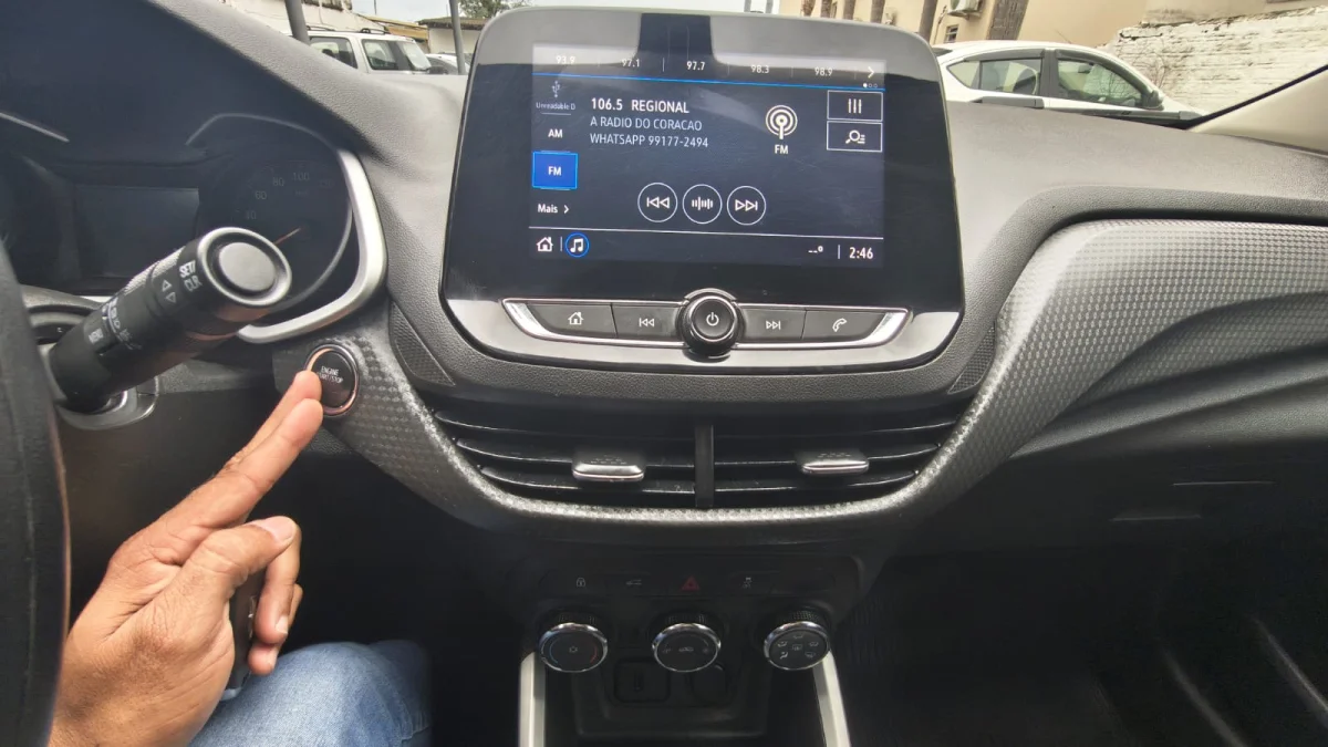 ONIX HATCH LT2 1.0 12V Flex 5p Mecânico 2023 - Imagem 11