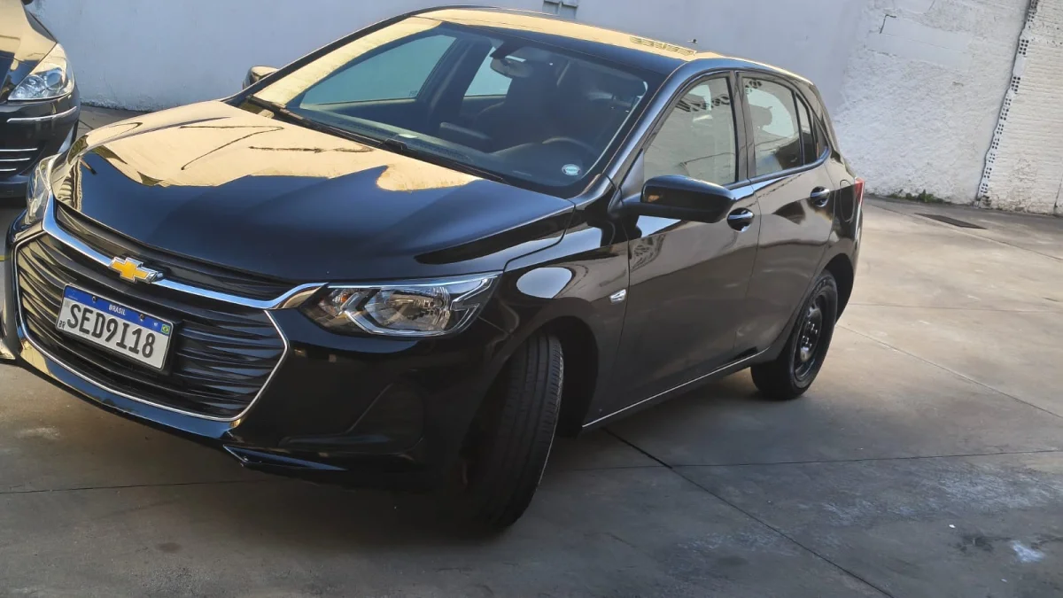 ONIX HATCH LT 1.0 12V Flex 5p Mecânico 2023 - Imagem 8