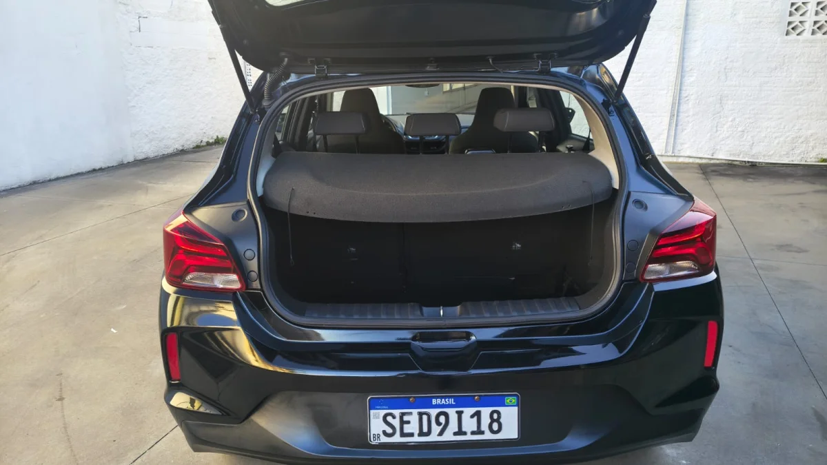ONIX HATCH LT 1.0 12V Flex 5p Mecânico 2023 - Imagem 11
