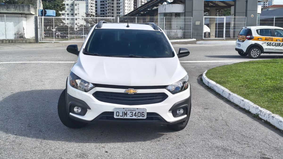 ONIX HATCH ACTIV 1.4 8V Flex 5p Mec. 2019 - Imagem 2