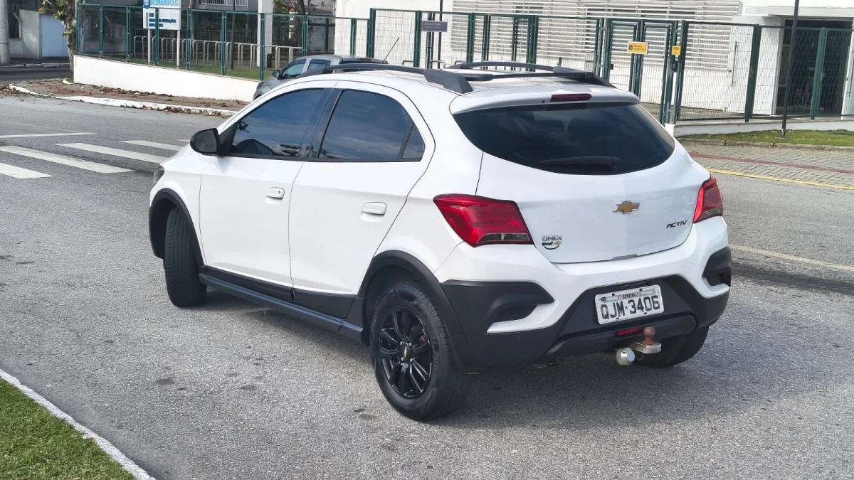 ONIX HATCH ACTIV 1.4 8V Flex 5p Mec. 2019 - Imagem 3