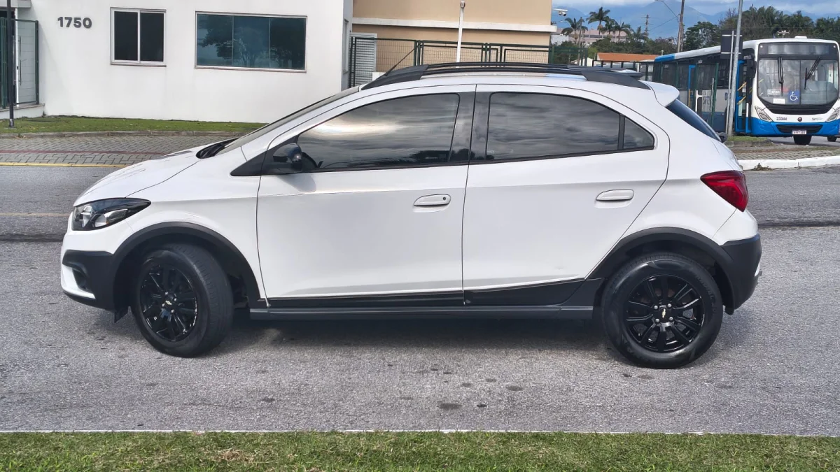 ONIX HATCH ACTIV 1.4 8V Flex 5p Mec. 2019 - Imagem 5