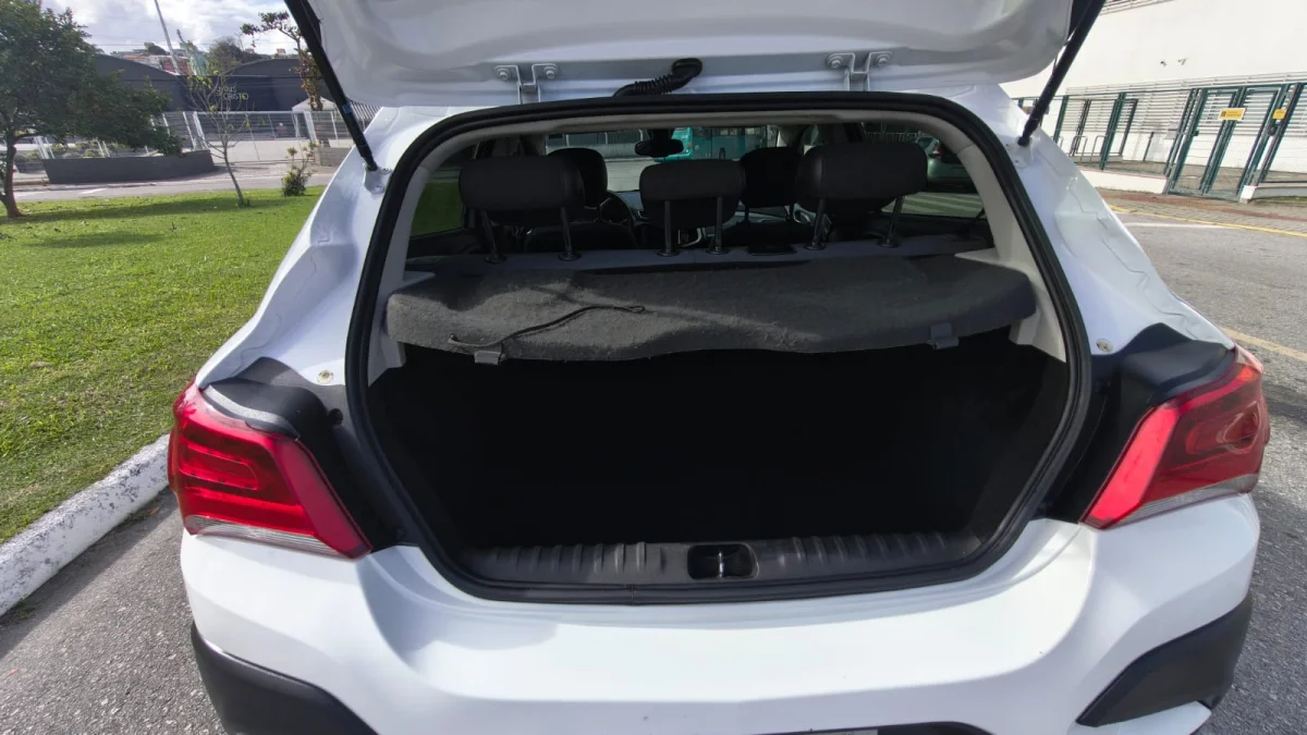 ONIX HATCH ACTIV 1.4 8V Flex 5p Mec. 2019 - Imagem 12