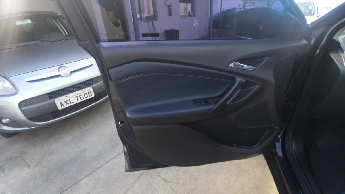TRACKER Premier 1.2 Turbo 12V Flex Automática 2022 COM TETO - Imagem 15
