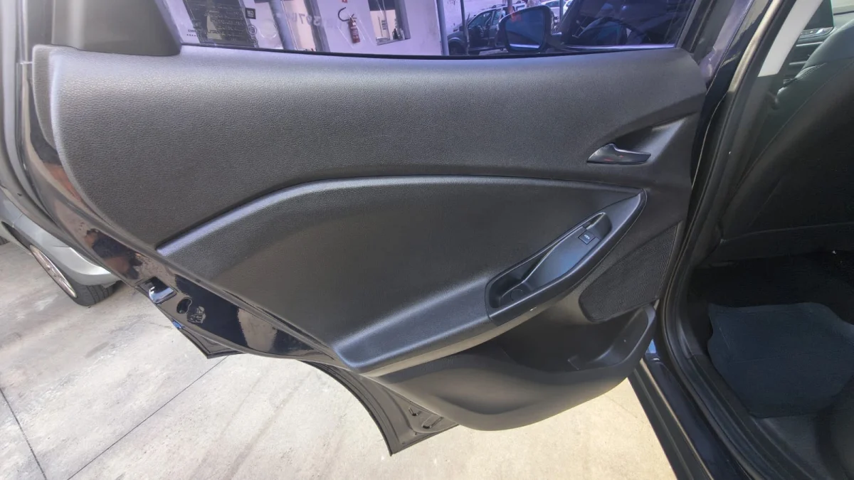 TRACKER Premier 1.2 Turbo 12V Flex Automática 2022 COM TETO - Imagem 18