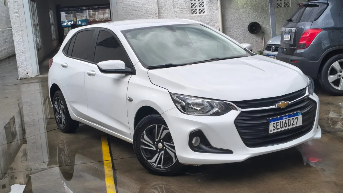 Onix Hatch LT2 1.0 Completo 2024