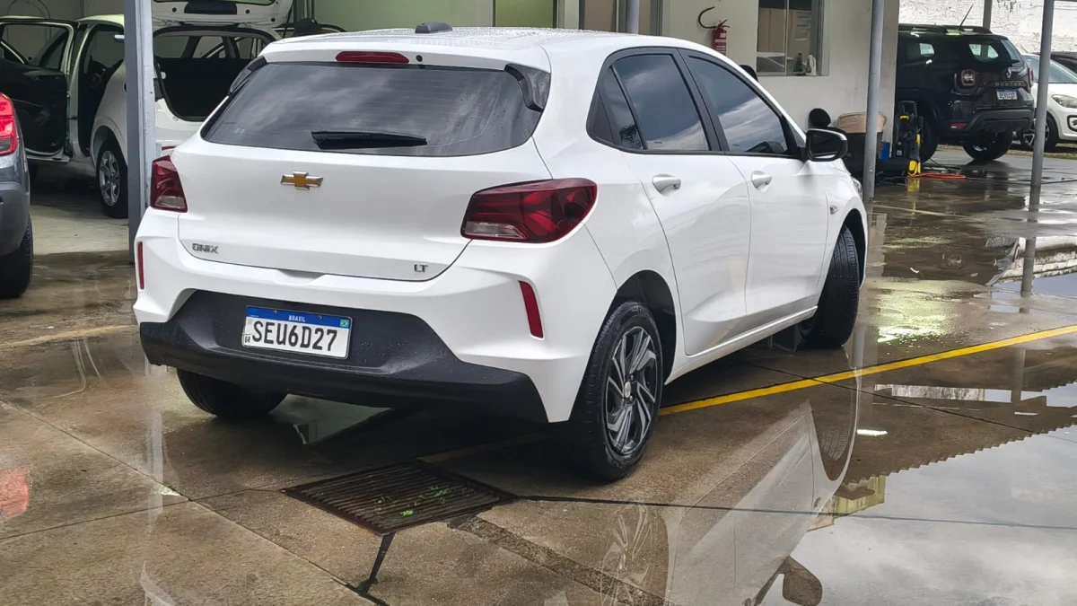 Onix Hatch LT2 1.0 Completo 2024 - Imagem 3