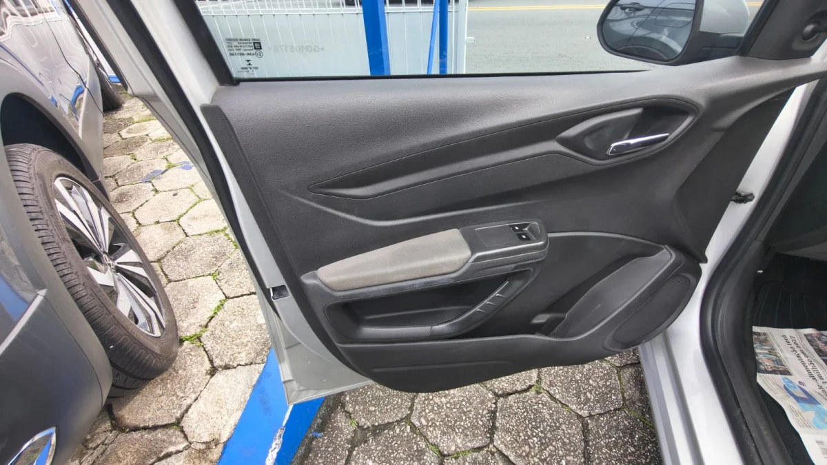 Prisma LT 1.4 8V Completo manual 2016 - Imagem 13