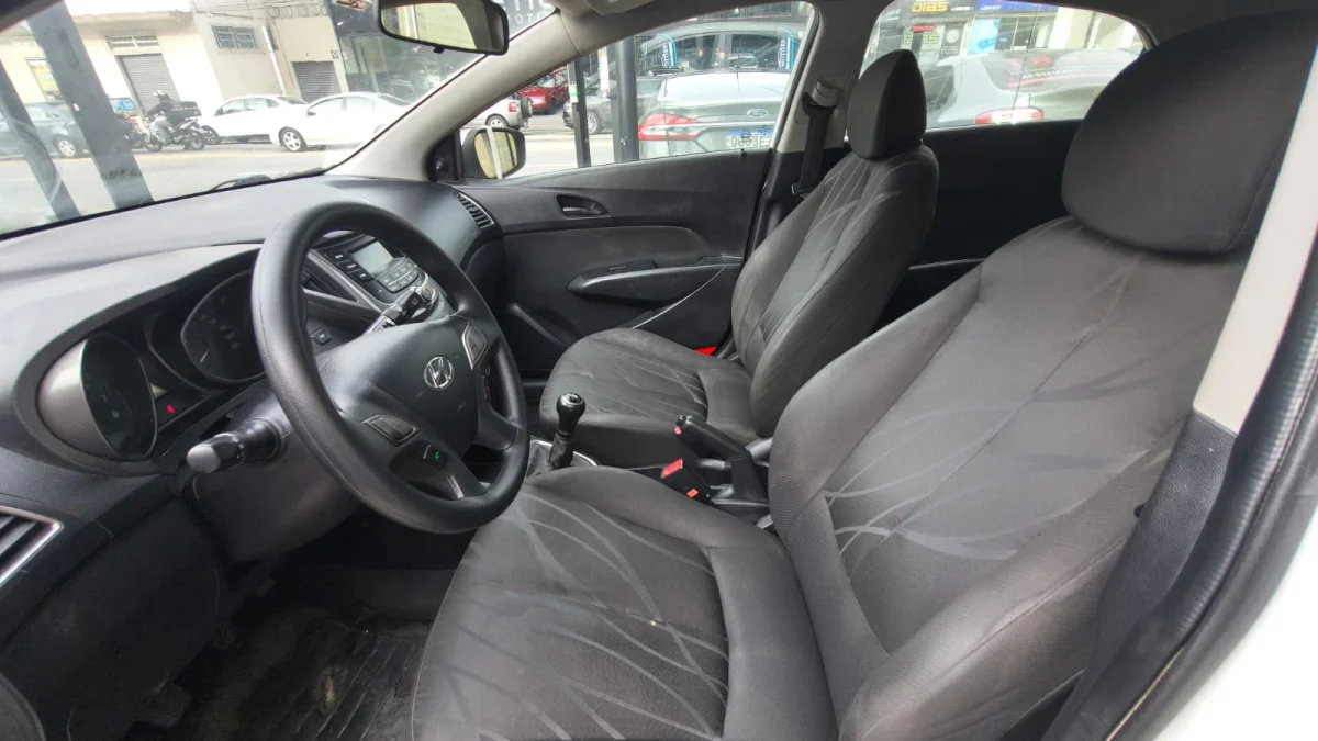 HB20 comfort. 1.0 Completo manual 2015 - Imagem 9