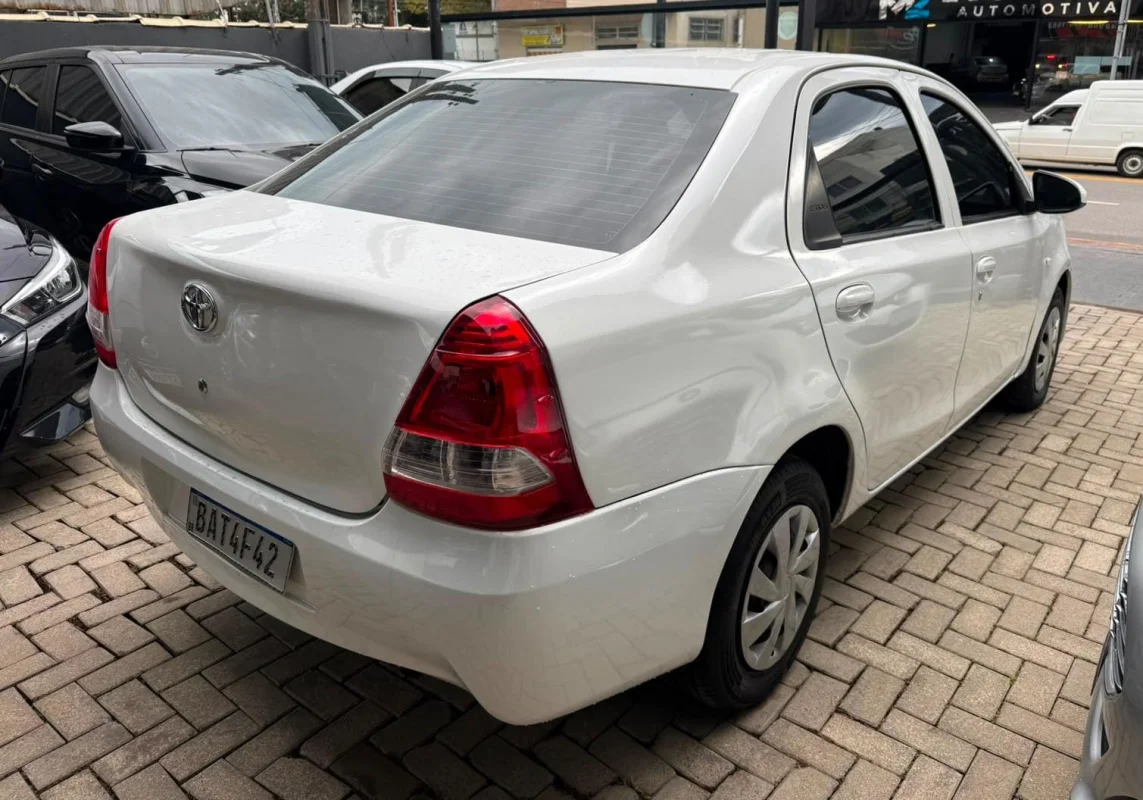 Etios X sedan completo manual 2017 - Imagem 5